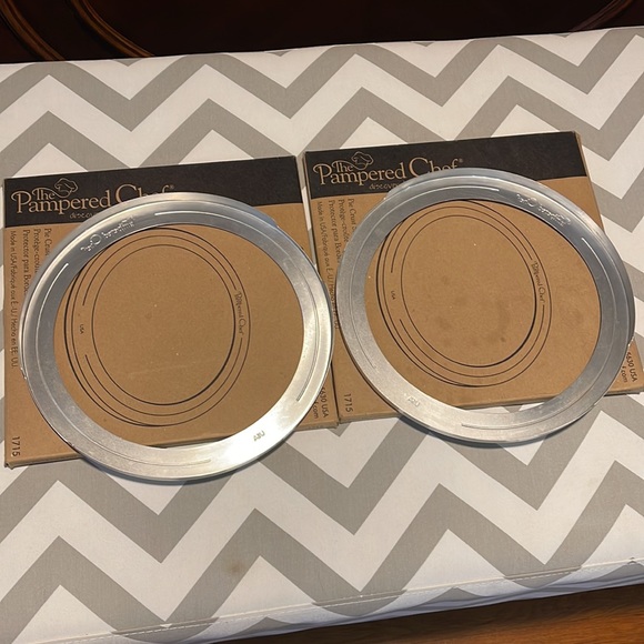 The Pampered Chef Kitchen Pampered Chef Pie Crust Shields Poshmark